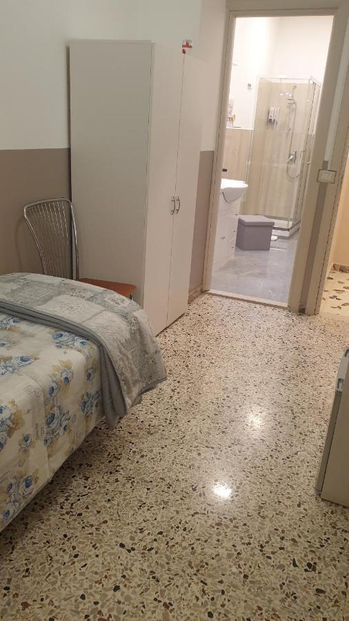 I Mori In Campidoglio Affitta Camere 圣亚加塔·迪·米利特 外观 照片