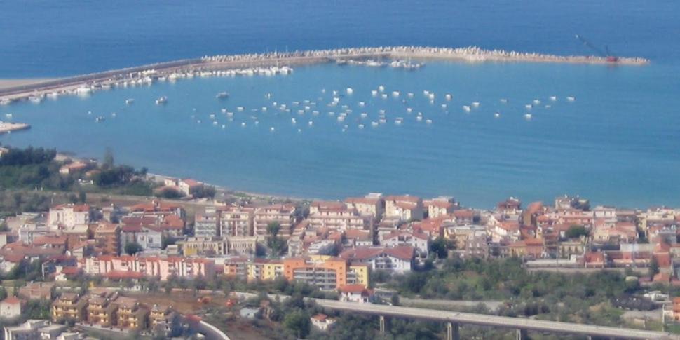 I Mori In Campidoglio Affitta Camere 圣亚加塔·迪·米利特 外观 照片