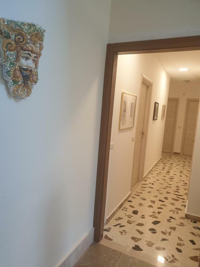 I Mori In Campidoglio Affitta Camere 圣亚加塔·迪·米利特 外观 照片